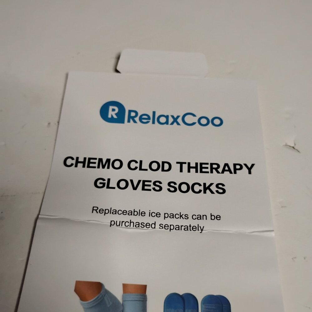 RelaxCoo Cold Therapy Socks & Gloves Size S/M Lavander Purple Colored - Picture 2 of 8